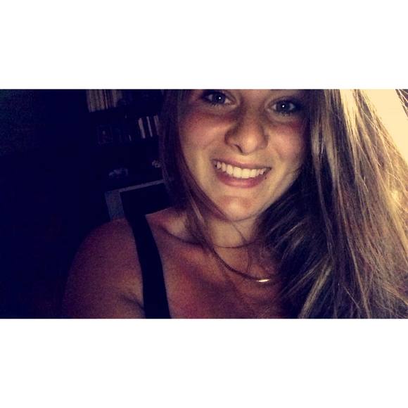 Meet your Posher, Leandra - Picture 1 of 1